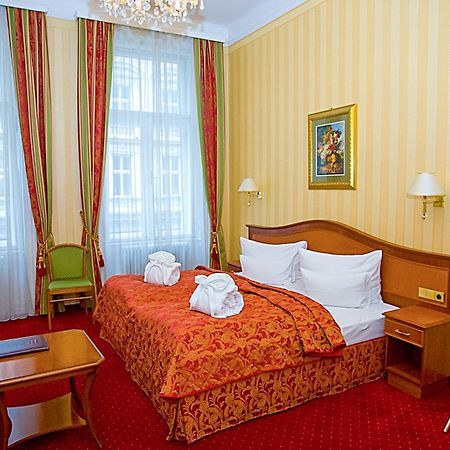 Pension Opera Suites I Self Check In Wina Bagian luar foto