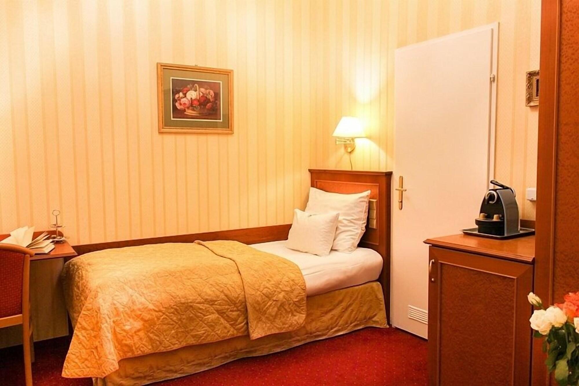Pension Opera Suites I Self Check In Wina Bagian luar foto