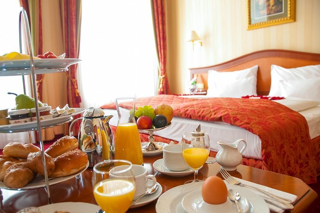 Pension Opera Suites I Self Check In Wina Bagian luar foto