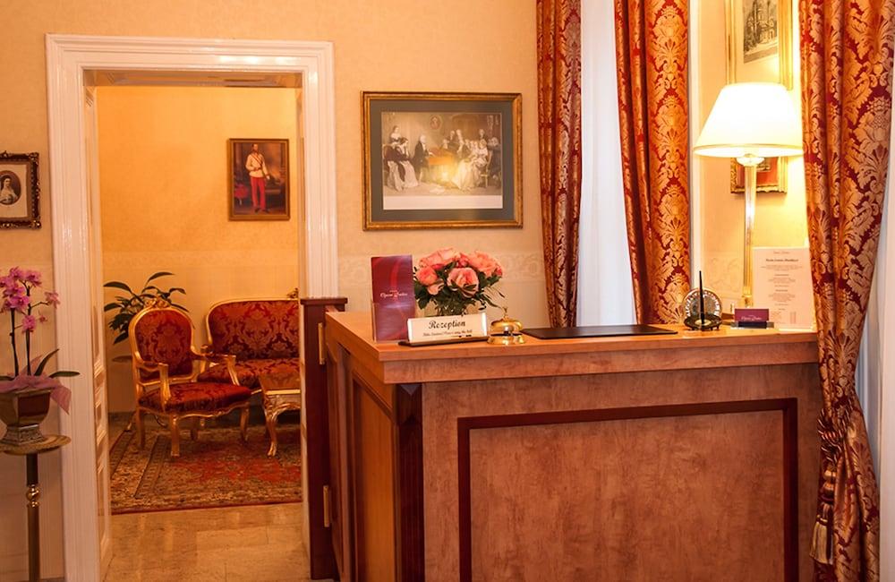 Pension Opera Suites I Self Check In Wina Bagian luar foto