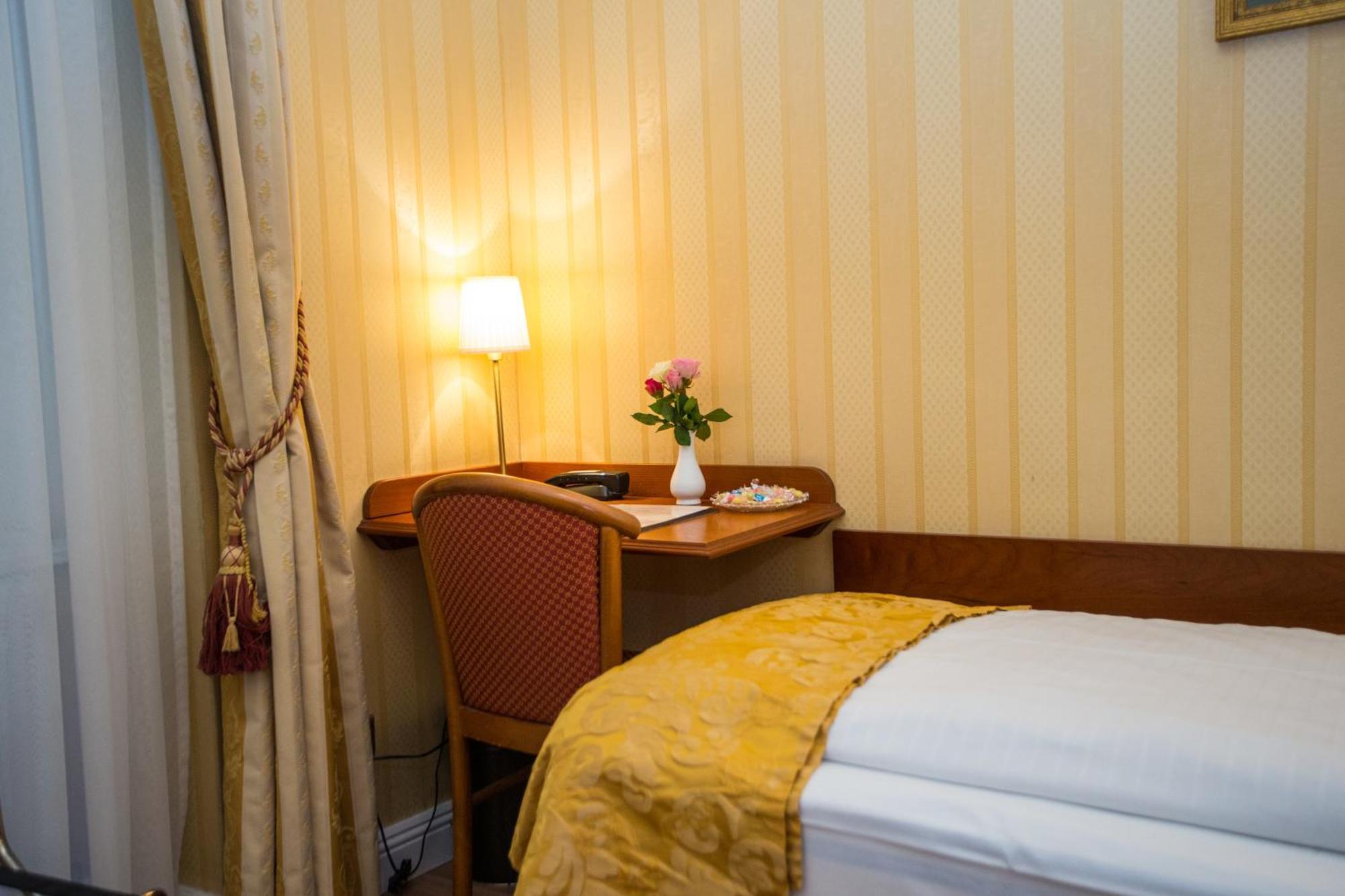 Pension Opera Suites I Self Check In Wina Bagian luar foto