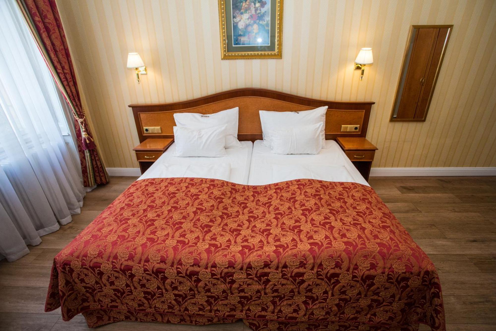 Pension Opera Suites I Self Check In Wina Bagian luar foto