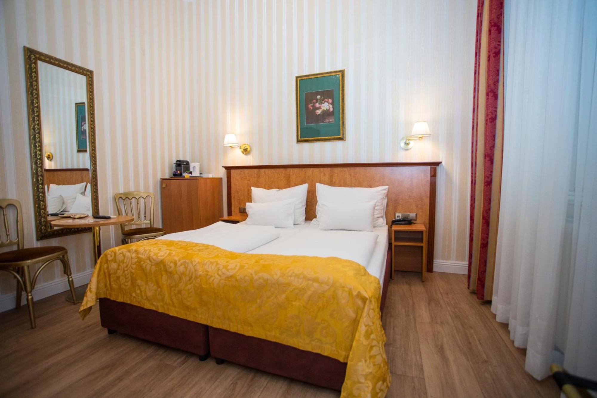 Pension Opera Suites I Self Check In Wina Bagian luar foto