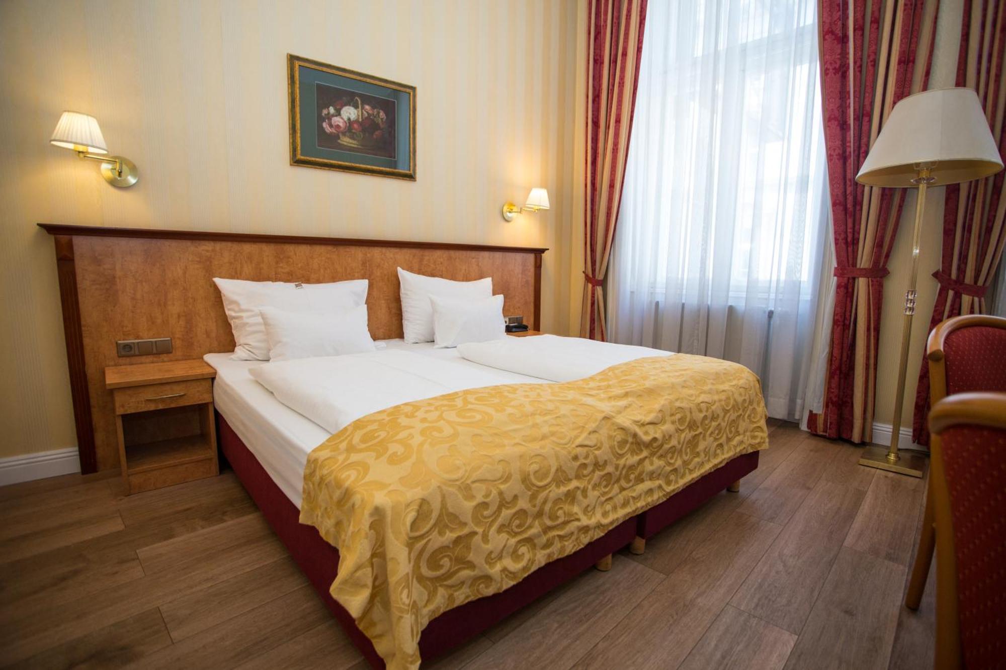 Pension Opera Suites I Self Check In Wina Bagian luar foto