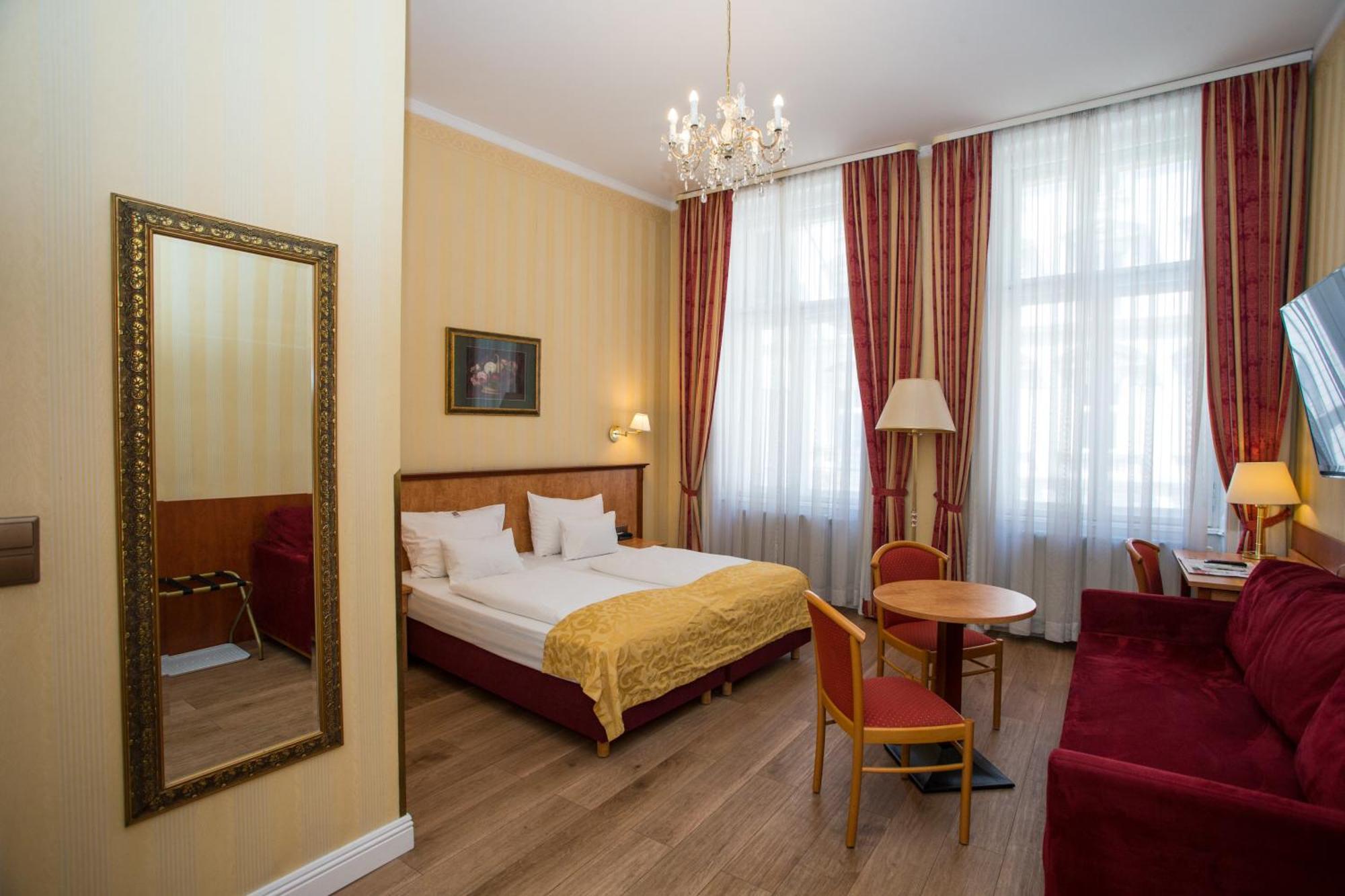 Pension Opera Suites I Self Check In Wina Bagian luar foto