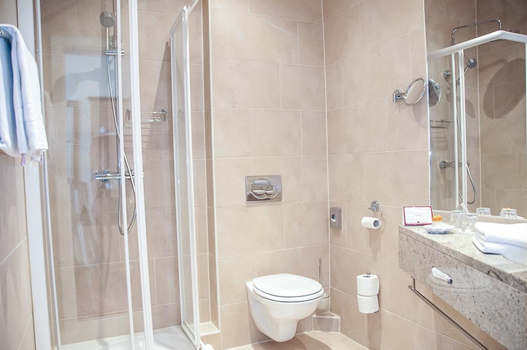 Pension Opera Suites I Self Check In Wina Ruang foto