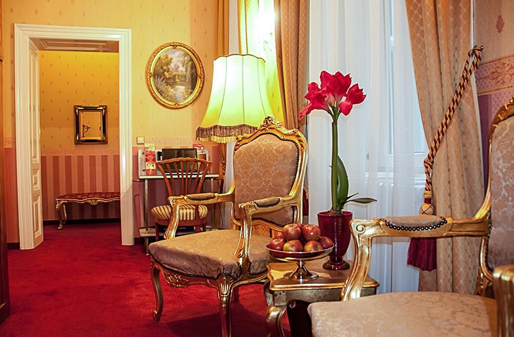 Pension Opera Suites I Self Check In Wina Bagian luar foto