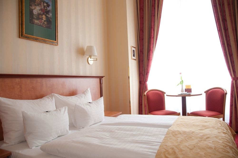 Pension Opera Suites I Self Check In Wina Bagian luar foto