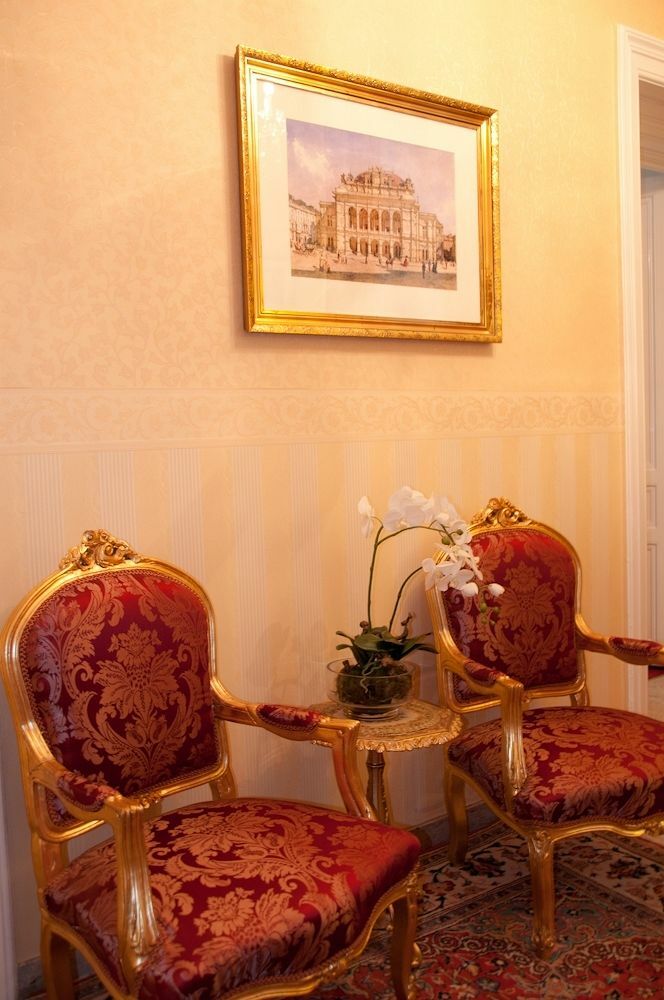 Pension Opera Suites I Self Check In Wina Bagian luar foto