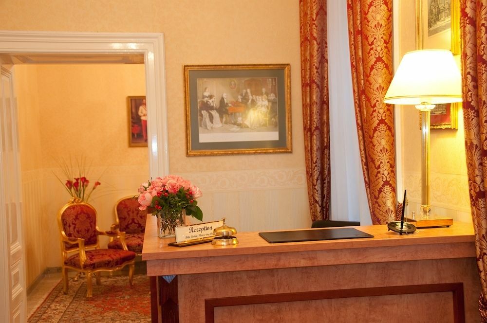 Pension Opera Suites I Self Check In Wina Bagian luar foto